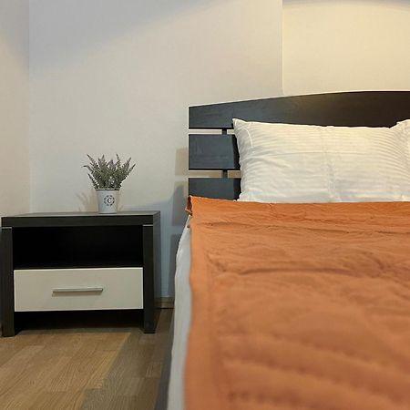 Mossapartments Bukares Bagian luar foto