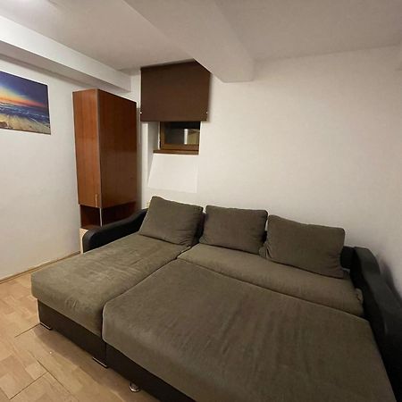 Mossapartments Bukares Bagian luar foto
