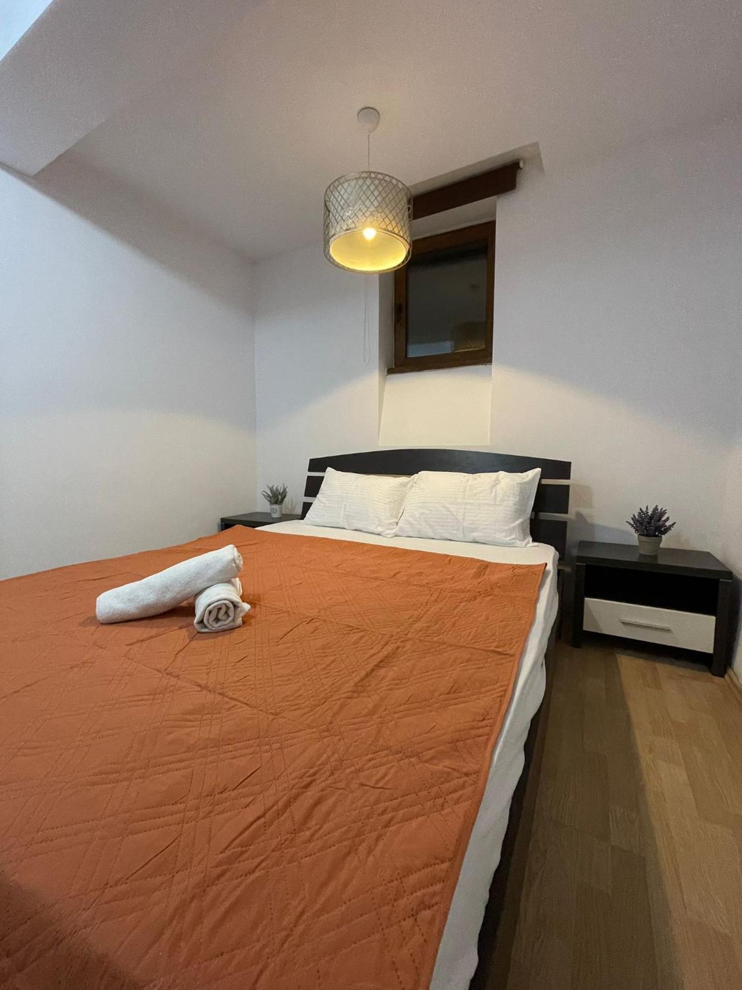 Mossapartments Bukares Bagian luar foto