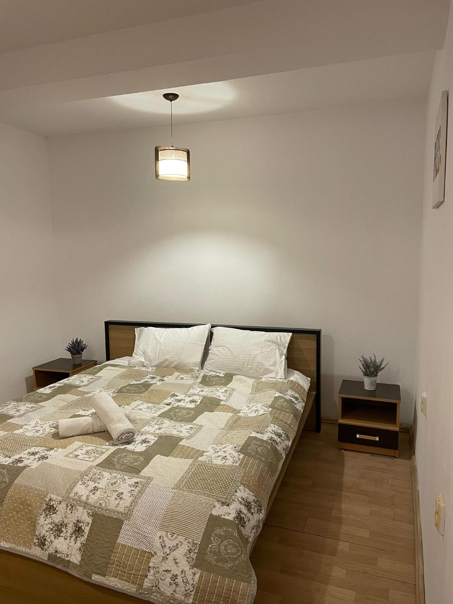 Mossapartments Bukares Bagian luar foto
