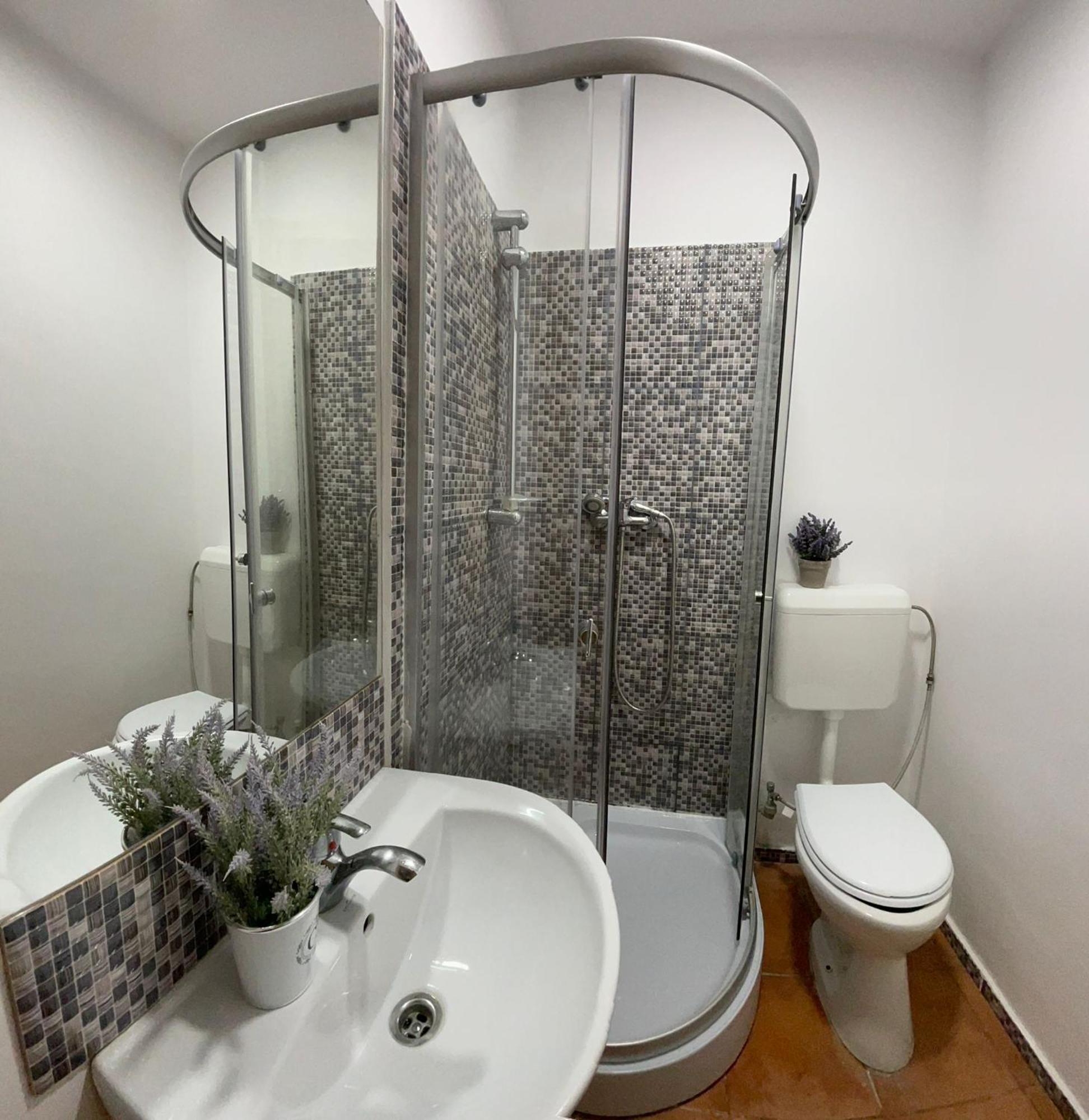 Mossapartments Bukares Bagian luar foto
