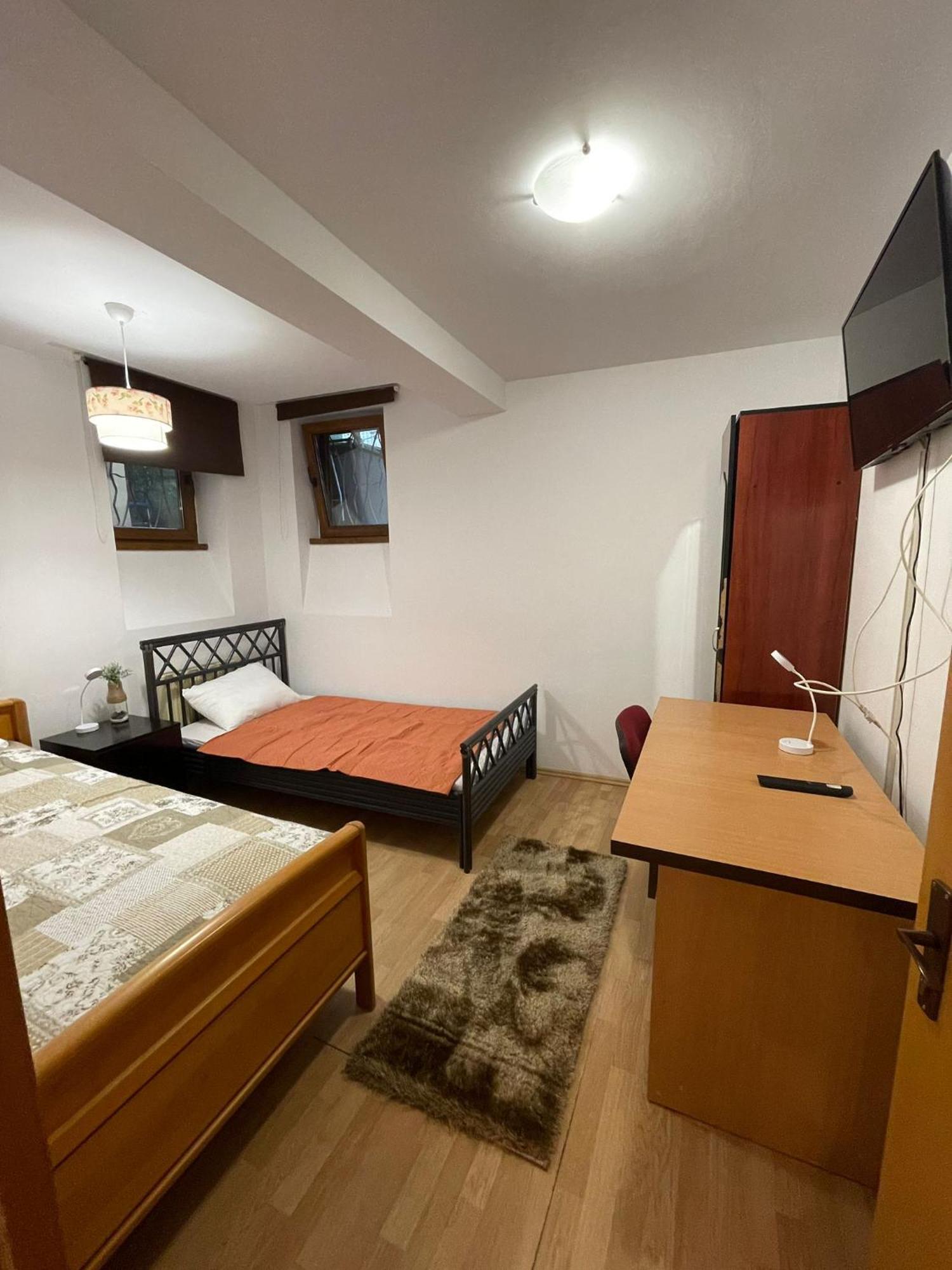 Mossapartments Bukares Bagian luar foto